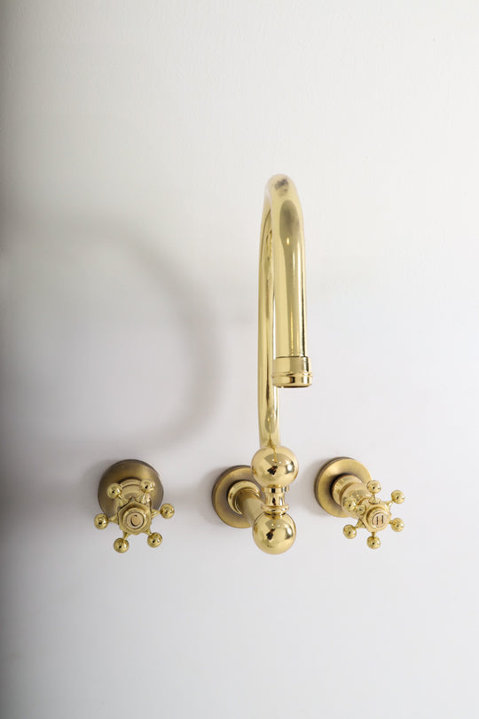 Grifería Regina de Pared